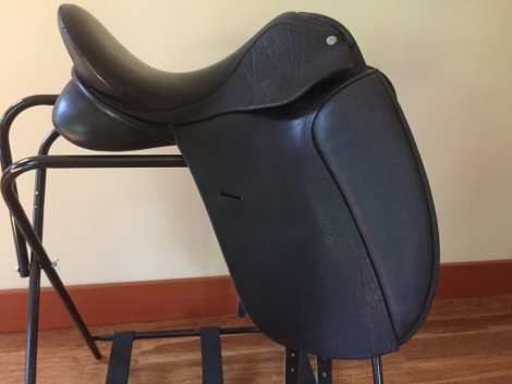 Tack ID: 567040 Ryder Dressage Saddle, Lux model, 17 inch seat, Wide - PhotoID: 153777 - Expires 08-Dec-2024 Days Left: 47