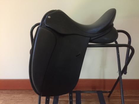 Tack ID: 567040 Ryder Dressage Saddle, Lux model, 17 inch seat, Wide - PhotoID: 153778 - Expires 08-Dec-2024 Days Left: 47