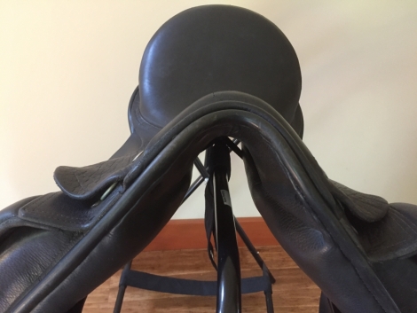 Tack ID: 567040 Ryder Dressage Saddle, Lux model, 17 inch seat, Wide - PhotoID: 153779 - Expires 08-Dec-2024 Days Left: 47