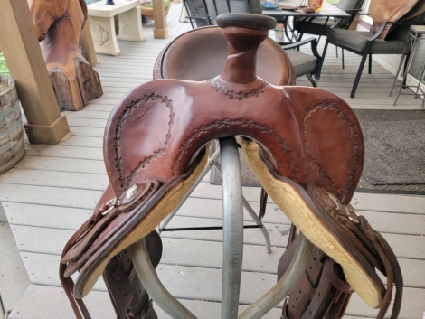 Tack ID: 567838 Clinton Anderson Saddle with Horn. Price Reduced! - PhotoID: 153264 - Expires 20-Dec-2024 Days Left: 146
