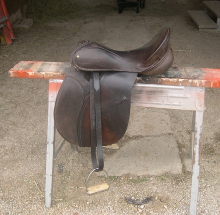 Tack ID: 568370 Thorowgood AP English Saddle - PhotoID: 153705 - Expires 23-Feb-2025 Days Left: 94