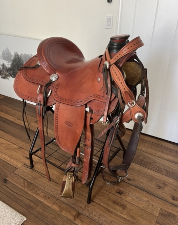 Tack ID: 568571 Custom Lyle Henderson western saddle - PhotoID: 153154 - Expires 27-Feb-2025 Days Left: 121