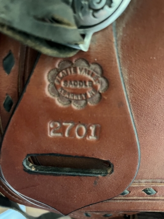 Tack ID: 568571 Custom Lyle Henderson western saddle - PhotoID: 153445 - Expires 27-Feb-2025 Days Left: 164