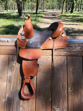 Tack ID: 568636 Genuine Bob Marshall Treeless Sport Saddle - PhotoID: 153258 - Expires 14-Dec-2024 Days Left: 98