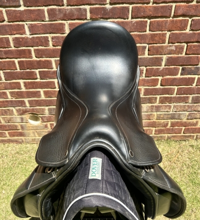 Tack ID: 568704 County Connection 18 M Saddle for Sale - PhotoID: 153364 - Expires 27-Sep-2024 Days Left: 20