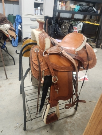 Tack ID: 568709 Heart o texas roping saddle - PhotoID: 153367 - Expires 28-Sep-2024 Days Left: 12