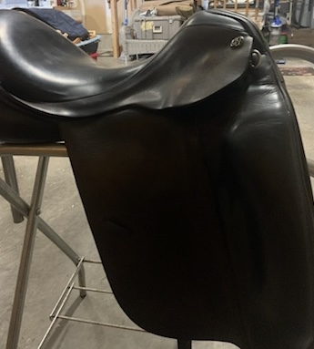 Tack ID: 568713 Dressage Saddle Trilogy Debbie McDonald - PhotoID: 153370 - Expires 29-Sep-2024 Days Left: 13