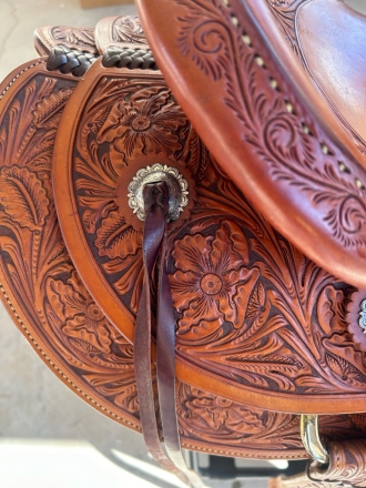 Tack ID: 568716 Beautiful tooled Ranch Saddle - PhotoID: 153375 - Expires 29-Sep-2024 Days Left: 13