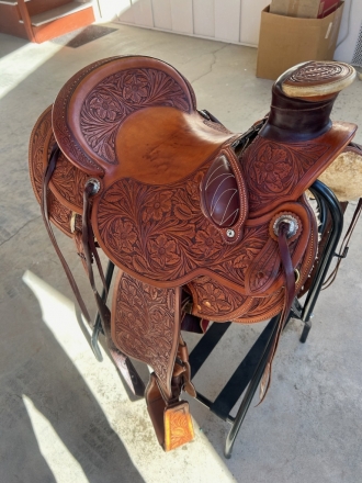 Tack ID: 568716 Beautiful tooled Ranch Saddle - PhotoID: 153376 - Expires 29-Sep-2024 Days Left: 13