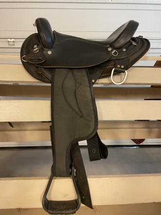 Tack ID: 568758 Bighorn Endurance Saddle 15.5 inch - PhotoID: 153431 - Expires 08-Oct-2024 Days Left: 22