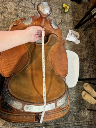 Tack ID: 568792 Crates Western Show Saddle #2312 - PhotoID: 153513 - Expires 17-Oct-2024 Days Left: 40