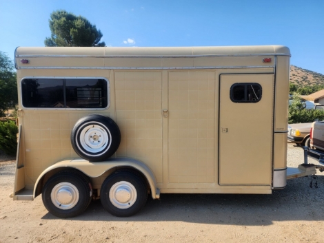 Tack ID: 568876 Sundowner WarmBlood 2 Horse Trailer - PhotoID: 153624 - Expires 06-Feb-2025 Days Left: 141