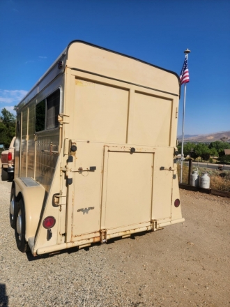 Tack ID: 568876 Sundowner WarmBlood 2 Horse Trailer - PhotoID: 153627 - Expires 06-Feb-2025 Days Left: 141