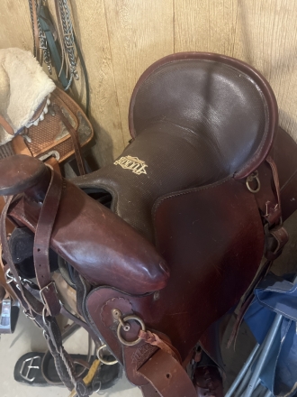 Tack ID: 568881 Tucker saddle - PhotoID: 153628 - Expires 08-Nov-2024 Days Left: 17