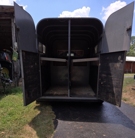 Tack ID: 568894 2 Horse Bumper Pull Horse Trailer - PhotoID: 153644 - Expires 16-Nov-2024 Days Left: 59