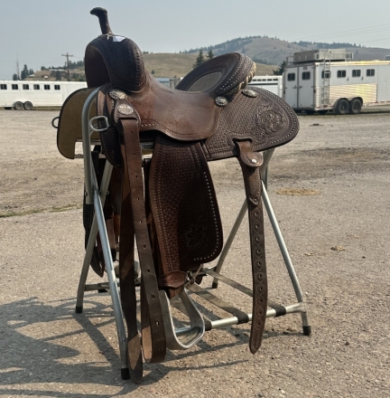 Tack ID: 568905 Martin Crown C Barrel Saddle - PhotoID: 153645 - Expires 16-Nov-2024 Days Left: 25