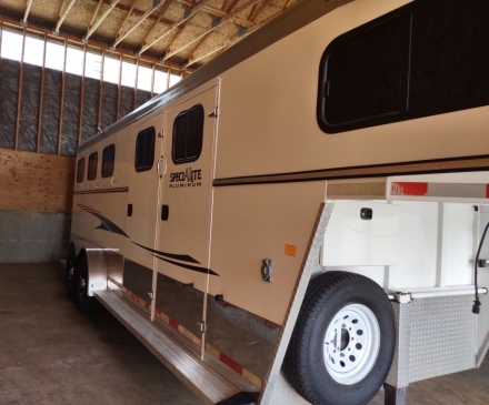 Tack ID: 568916 2017 Trail West 3 horse trailer - PhotoID: 153663 - Expires 18-Nov-2024 Days Left: 61