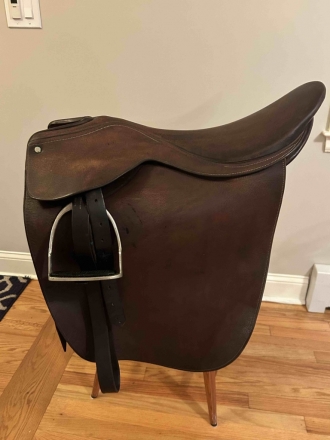 Tack ID: 568917 21 Crump Saddle Seat Cutback Saddle - PhotoID: 153666 - Expires 18-Nov-2024 Days Left: 61