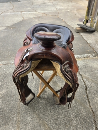 Tack ID: 568927 15  Keystone Roping saddle - PhotoID: 153694 - Expires 23-Nov-2024 Days Left: 66