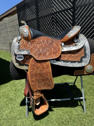 Tack ID: 568928 16” Dale Chavez Western Show Saddle (PACKAGE DEAL!) - PhotoID: 153690 - Expires 22-Nov-2024 Days Left: 31