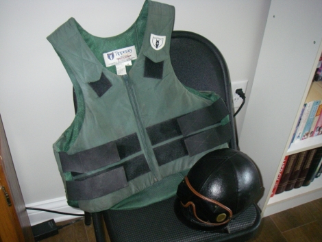 Tack ID: 568964 Equestrian Safety Vest and Helmet for sale - PhotoID: 153739 - Expires 01-Dec-2024 Days Left: 76