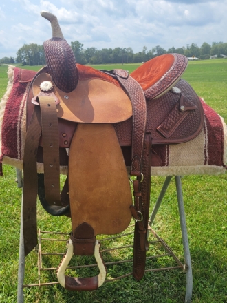 Tack ID: 569003 Circle Y Barrel Saddle - PhotoID: 153793 - Expires 11-Dec-2024 Days Left: 50