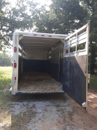 Tack ID: 569007 Hart aluminum two 10 foot with tack room - PhotoID: 153800 - Expires 15-Dec-2024 Days Left: 58