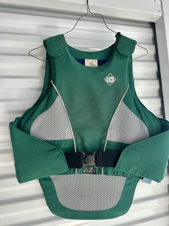 Tack ID: 569053 Forest green Charles Owen cross country vest - PhotoID: 153868 - Expires 26-Dec-2024 Days Left: 65