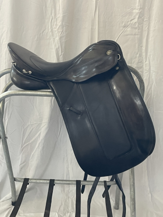 Tack ID: 569162 Kieffer Dressage saddle - great condition! - PhotoID: 153984 - Expires 31-Jan-2025 Days Left: 71