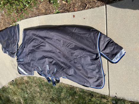 Tack ID: 569167 Winter Turnout Blanket with Neck Cover and Tail Cover - PhotoID: 153996 - Expires 01-Feb-2025 Days Left: 72