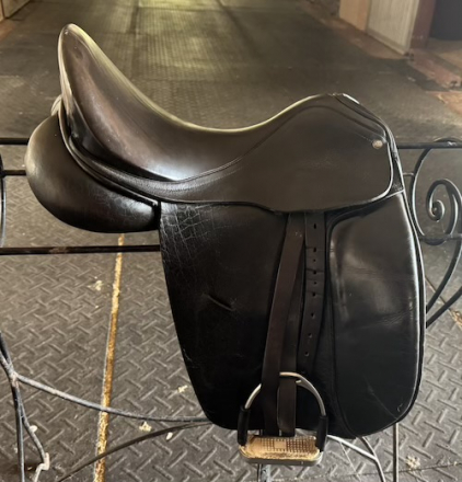 Tack ID: 569169 Black Custom made Saddle - PhotoID: 153999 - Expires 01-Feb-2025 Days Left: 72