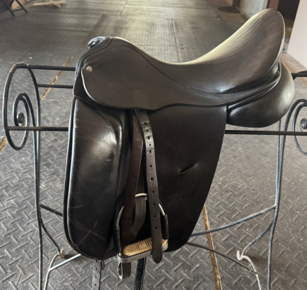 Tack ID: 569169 Black Custom made Saddle - PhotoID: 154001 - Expires 01-Feb-2025 Days Left: 72