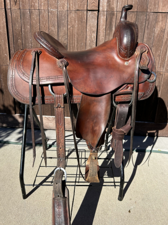 Tack ID: 569202 Chris Cox Cutting Saddle by Gene Bader - 15” - PhotoID: 154034 - Expires 11-Feb-2025 Days Left: 84