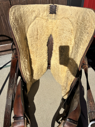 Tack ID: 569202 Chris Cox Cutting Saddle by Gene Bader - 15” - PhotoID: 154037 - Expires 11-Feb-2025 Days Left: 84