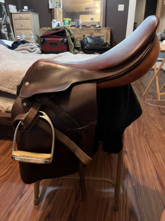 Tack ID: 569288 Crosby PDN - Great All-Around Hunter-Jumper Saddle - PhotoID: 154140 - Expires 26-Mar-2025 Days Left: 68