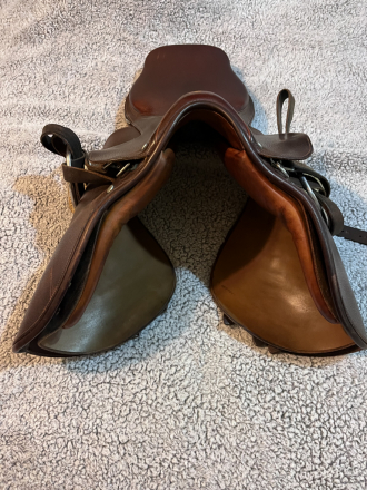 Tack ID: 569288 Crosby PDN - Great All-Around Hunter-Jumper Saddle - PhotoID: 154141 - Expires 26-Mar-2025 Days Left: 68