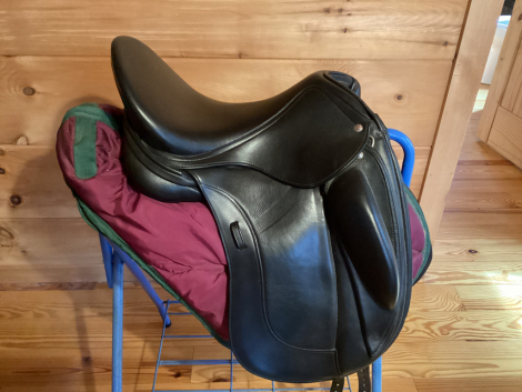 Tack ID: 569336 Schleese Obrigado dressage 17.5” - PhotoID: 154185 - Expires 16-Apr-2025 Days Left: 89